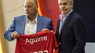 أحمد موسى: “أجيري مدرب فاشل وعليه قضايا.. حسن شحاته جاب 3 بطولات بملاليم” (فيديو)