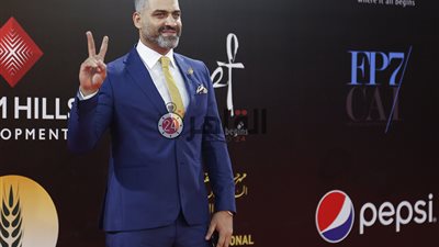 هاني عادل في شوارع القاهرة بسبب “نصيبي وقسمتك 3”
