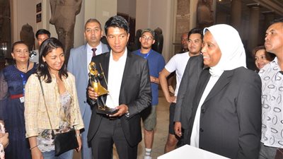 على هامش بطولة أمم إفريقيا.. رئيس مدغشقر يزور المتحف المصري بالتحرير (صور)