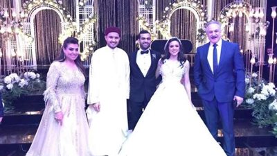 شاهد.. تهديدات ساخرة من نشوى مصطفى لزوجة ابنها في فرحهم (فيديو)