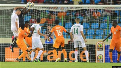 شاهد.. ماذا حدث فى أخر لقاء بين المنتخب الجزائرى مع كوت ديفوار؟