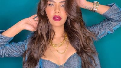 ممثلة هندية تتهم مالك فندق شهير باغتصابها عن طريق العين (صور)