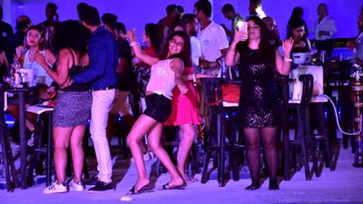 تسيء إلى أمن الوطن.. منع أغاني المهرجانات في الساحل الشمالي (قرار رسمي)