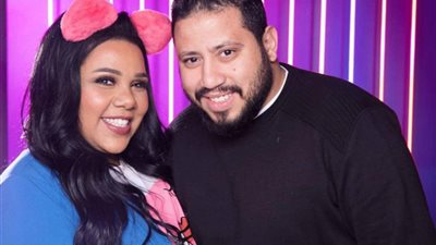 شيماء سيف تستخدم الـ”face app” بصحبة زوجها: “الحاج كنتاكي وحرمة الحجة تشيكن” (صورة)