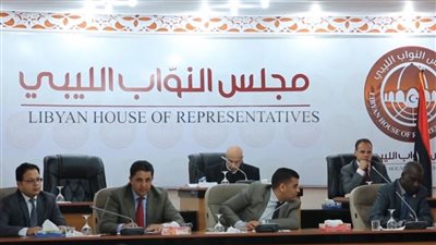 استقبلهم رئيس المجلس ومعه نواب البرلمان.. تفاصيل زيارة الوفد البرلماني لمجلس النواب