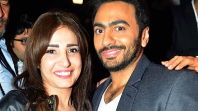 أمل رزق: “أنا وش السعد علي تامر حسني ووالدته قالت كده” (فيديو)