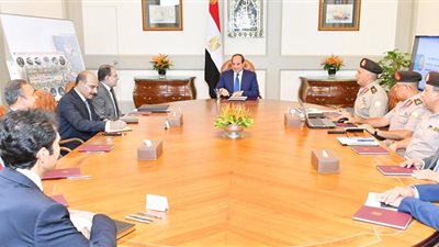 السيسي يتابع الموقف التنفيذي للحي الحكومي بالعاصمة الإدارية والطرق والكباري بمصر الجديدة