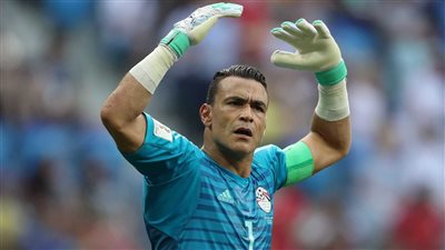 عصام الحضري لـ”القاهرة 24″ عن معاونة حسن شحاتة فى التدريب: أشيل تراب بلدي فوق رأسي