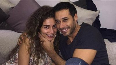 “ربنا يحميك يا أغلى الصحاب”.. مي عز الدين تُهنئ أحمد السعدني بعيد ميلاده (صورة)