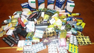 كارثة.. 17 صفحة على “فيس بوك” تبيع أدوية منتهية الصلاحية كمخدرات (فيديو)