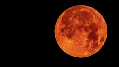 وزارة الأوقاف تعمم منشور على جميع المديريات بمنع صلاة خسوف القمر في المساجد