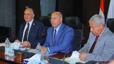 وزيرا النقل والاستثمار والتعاون الدولي يلتقيان وفد البنك الأوروبي لمتابعة المشروعات المشتركة