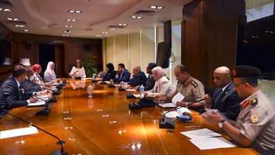 تفاصيل اجتماع وزيرة الهجرة بممثلي الجهات المشاركة في مبادرة “مصر بداية الطريق” (صور)