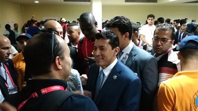 قبل بدء مباراة نهائي أمم إفريقيا.. وزير الشباب يتفقد المكز الصحفي باستاد القاهرة (صور)