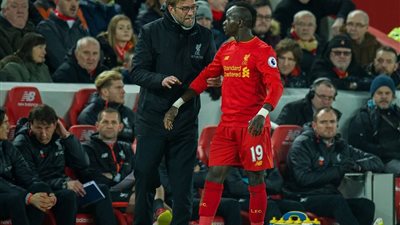 كلوب يكشف موعد عودة ماني إلى ليفربول