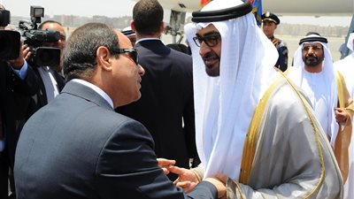 بلافتة في شارع الشيخ زايد.. الإمارات تشارك مصر الاحتفال بثورة 23 يوليو