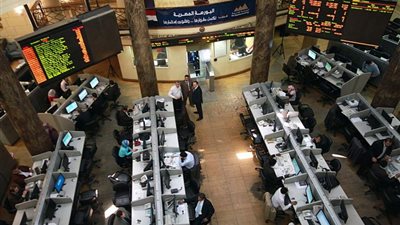 تباين مؤشرات البورصة خلال منتصف تعاملات اليوم الأحد