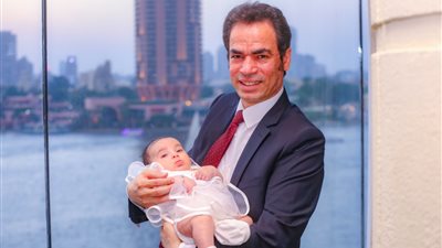 أحمد المسلماني يحتفل بمولودته الأولى “إنجي” (صور)