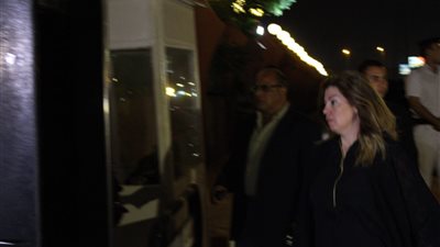 وائل الإبراشي ورانيا فريد شوقي يقدمان واجب العزاء في فاروق الفيشاوي (صور)