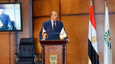 رئيس معهد التخطيط: مصر رقم 8 فى قائمة الدول الأكثر زيادة سكانية