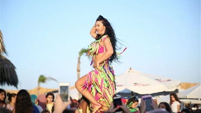 بسبب هذا الفيديو.. الراقصة صافيناز متهمة بالتحريض على الفسق والفجور (فيديو)