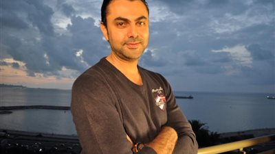 هل مشاركة محمد كريم في فيلم عالمي ستعوضه عن خوض أى بطولة مطلقة في مصر؟ 