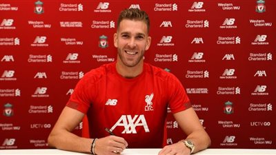 ليفربول يعلن ضم أدريان حارس مرمي ويست هام يونايتد