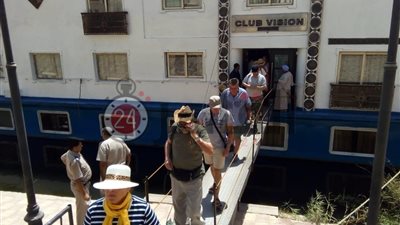 “سوهاج” تستقبل 36 سائحاً أجنبياً لزيارة المعالم الاثرية بالمحافظة (صور)