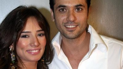 “حالفه أديك بالجزمة”.. تفاصيل اعتداء زينة وشقيقتها على أحمد عز فى الساحل (صورة)