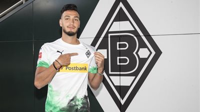 رسميًا| مدافع منتخب الجزائر ينتقل إلى بوروسيا مونشنجلادباخ