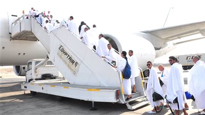 حالة طوارئ.. مصر للطيران تسير 424 رحلة لعودة الحجاج من الأراضي المقدسة