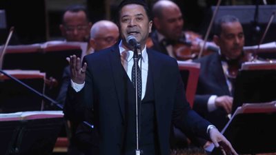 غدا.. مدحت صالح يُحيي حفلا على المسرح المكشوف بمكتبة الإسكندرية