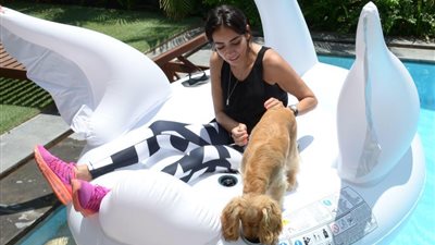 من على البحر.. سارة الطباخ توجه رسالة لجمهورها (صورة)