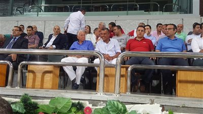 حسن حمدي يحضر مباراة الأهلي وبيراميدز ببرج العرب (صور وفيديو)