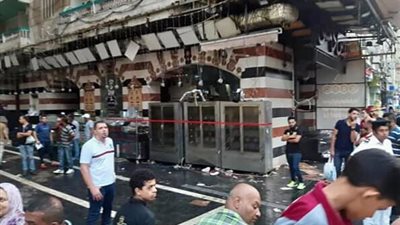 شاهد لحظة غلق مطعم سوري بالإسكندرية بسبب سيدة (فيديو وصور)