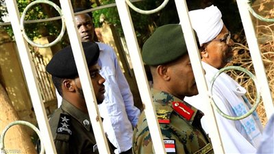 البشير متحدثا عن أمواله المضبوطة في القصر الجمهوري: ممتلكاتى مزرعة وشقة فقط