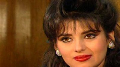 الفنانة المعتزلة جيهان نصر وبناتها مع يحيى الفخراني في عرض الملك لير (صور)