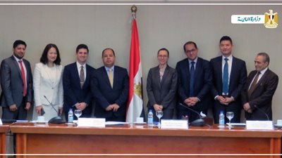 وزير المالية يجتمع مع ممثلي فيس بوك لدمج الاقتصاد الرقمي والموازي 