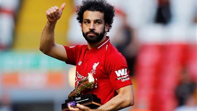 محمد صلاح يفاضل بين الحذاء الذهبي للمرة الثالثة وفوز ليفربول بالدوري الإنجليزي