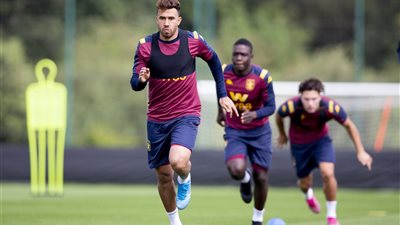 موعد مباراة أستون فيلا ضد إيفرتون في الدوري الإنجليزي..والقنوات الناقلة والتشكيل المتوقع