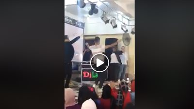 أول تعليق من التعليم على واقعة رقص مدرس بين طلابه في المحلة (فيديو)