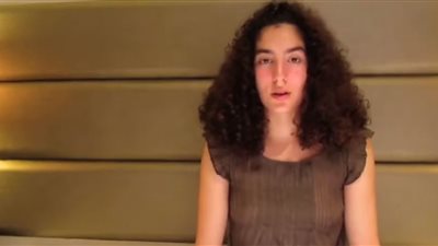 ابنة أحمد الفيشاوي تفتح النار على والدها: “قال إنه لا يريدني في حياته مرة أخرى” (فيديو)