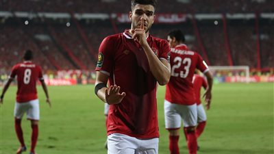 جماهير الأهلي تهاجم وليد أزارو بعد حفلة الأهداف في شباك اطلع برة.. وتطالب برحيله