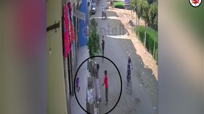 معاذ أصيب بالصرع.. والد طفل الشرقية يكشف تفاصيل واقعة الاعتداء علي ابنه بطريقة وحشية