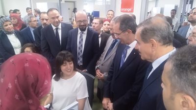 افتتاح أول مركز خدمة عملاء فى المنطقة التكنولوجية بأسيوط (صور)