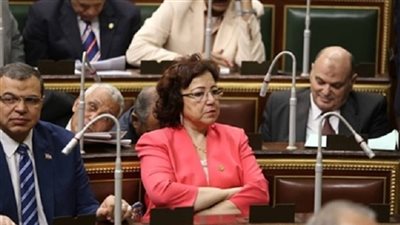 اقتراح برلماني باستبدال الزي المدرسي بآخر عسكري “مموه”