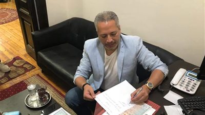 رسميًا.. تامر أمين ينضم لنقابة الإعلاميين (صور)