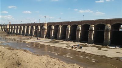 إعادة تأهيل قناطر زفتى لمواجهة الندرة المائية بعد مرور 100 عام على إنشائها (صور)