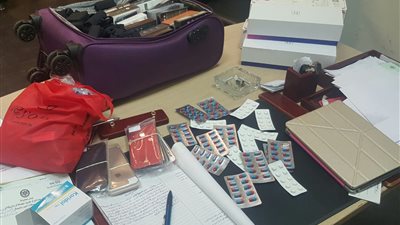 ضبط محاولة تهريب 7 كيلو ونصف مشغولات فضية في مطار القاهرة (صور)