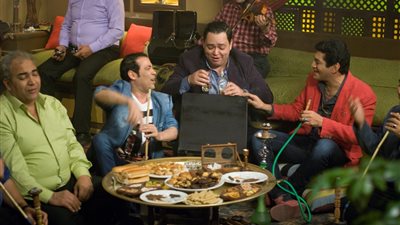 أصدقاء السوء والإدمان وانحراف العلماء.. في مسلسل “الكيف” على “MBC مصر” (صور)